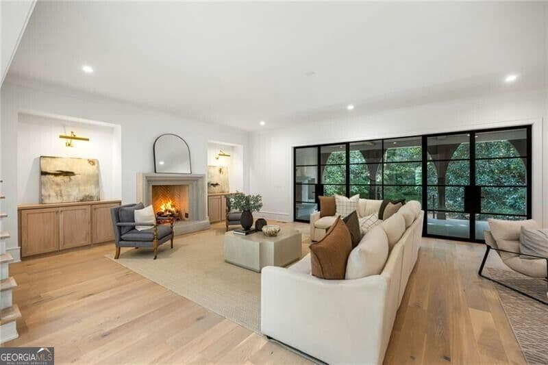 6 bedroom, 6.5 bathroom, 7,228 sq ft single family residence for sale at 1347 W Wesley Road, Atlanta, GA 30327 — photo 6