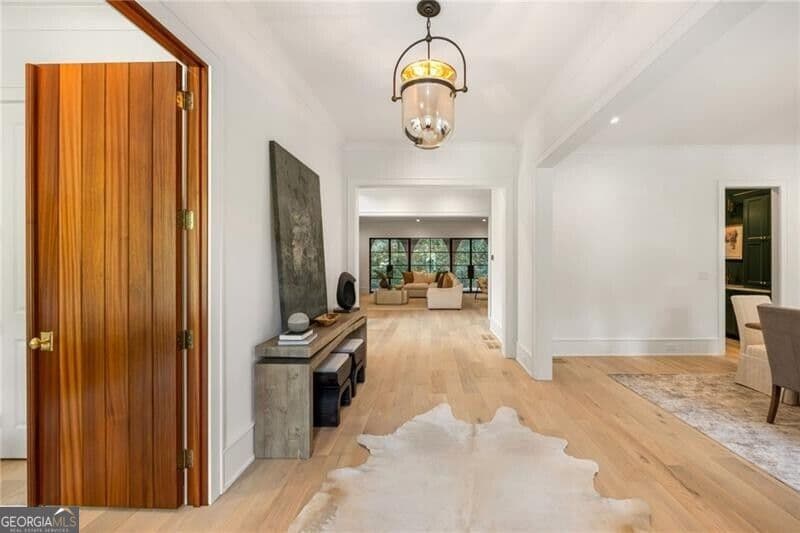 6 bedroom, 6.5 bathroom, 7,228 sq ft single family residence for sale at 1347 W Wesley Road, Atlanta, GA 30327 — photo 3
