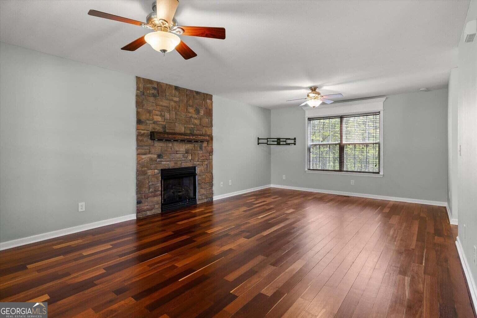 3 bedroom, 2.5 bathroom, 2,100 sq ft single family residence for sale at 235 Hidden Oaks Drive, Flintstone, GA 30725 — photo 2