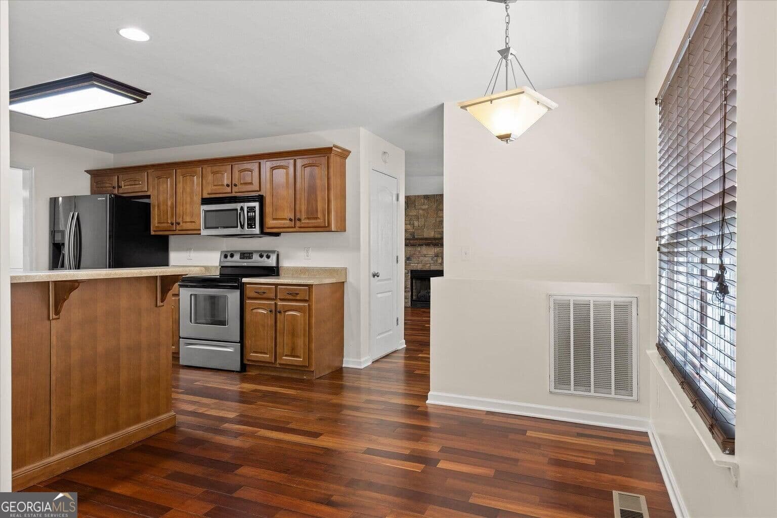 3 bedroom, 2.5 bathroom, 2,100 sq ft single family residence for sale at 235 Hidden Oaks Drive, Flintstone, GA 30725 — photo 9