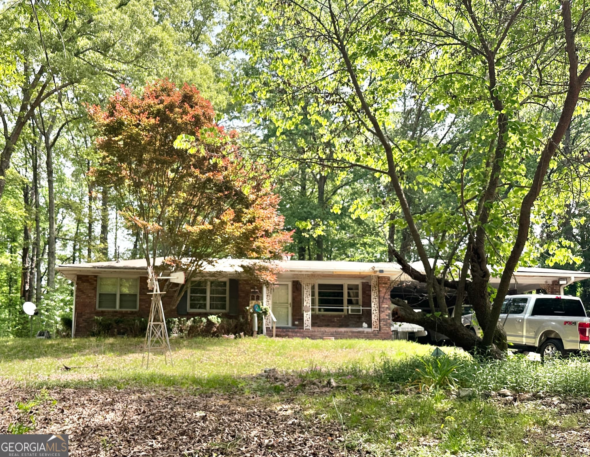 3 bedroom, 1 bathroom, 1,511 sq ft single family residence for sale at 2828 Flat Shoals Road, South Fulton, GA 30349