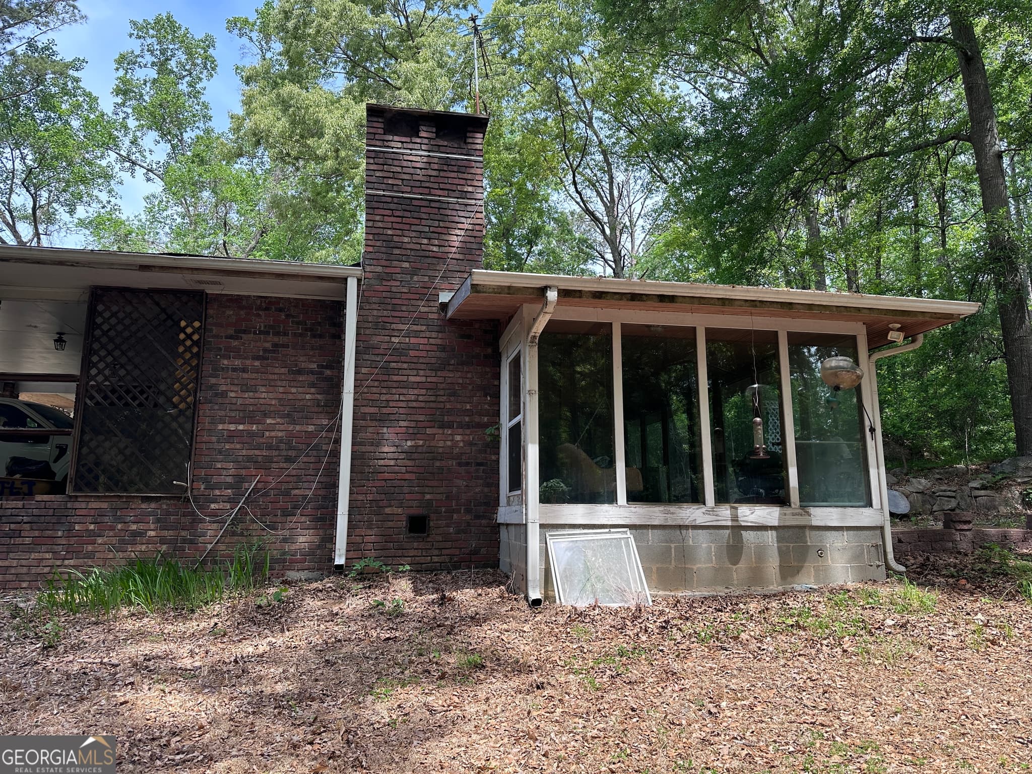 3 bedroom, 1 bathroom, 1,511 sq ft single family residence for sale at 2828 Flat Shoals Road, South Fulton, GA 30349 — photo 5