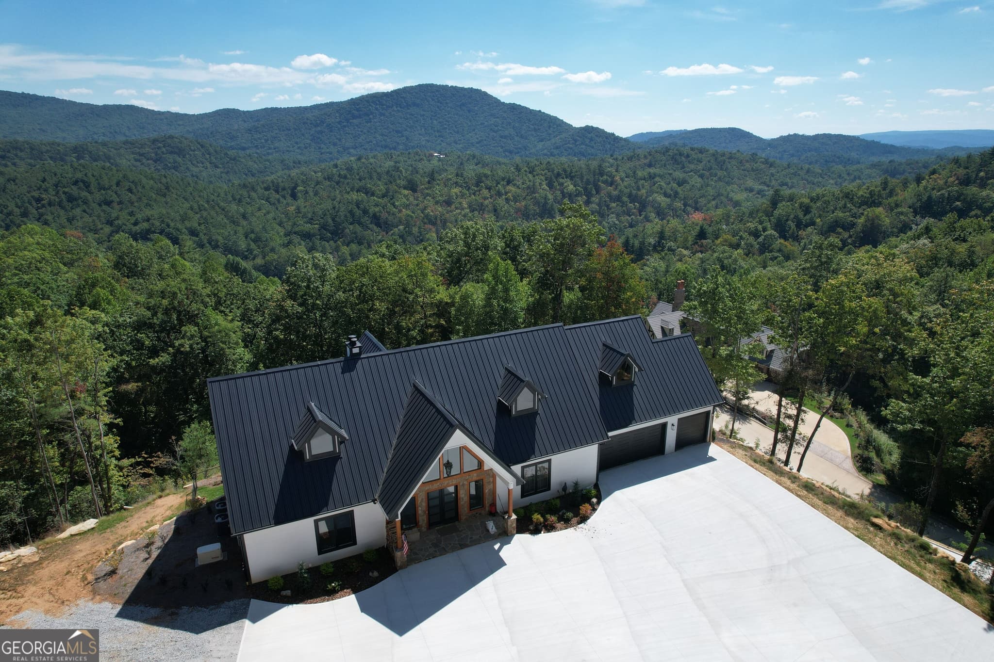 4 bedroom, 5 bathroom, 5,048 sq ft single family residence for sale at 603 Hoover Trail, Clayton, GA 30525 — photo 3