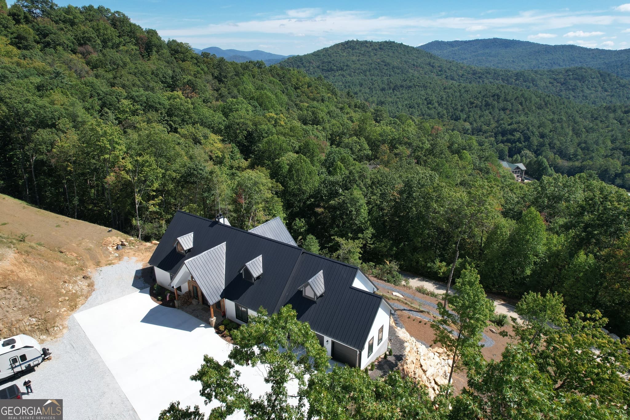 4 bedroom, 5 bathroom, 5,048 sq ft single family residence for sale at 603 Hoover Trail, Clayton, GA 30525 — photo 4