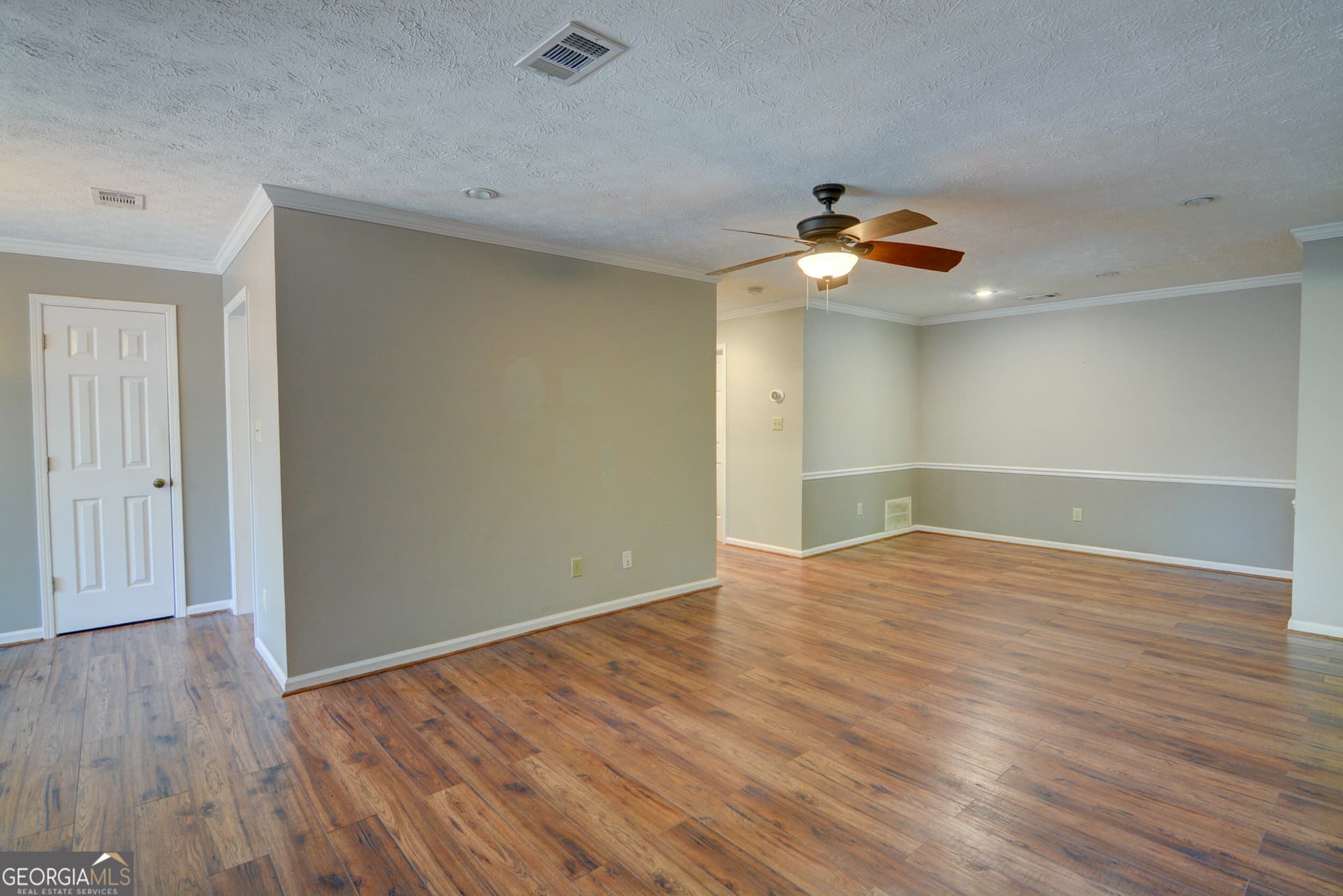 2 bedroom, 2 bathroom, 1,302 sq ft single family residence for sale at 904 Peachtree Forest Terrace, Peachtree Corners, GA 30092 — photo 6