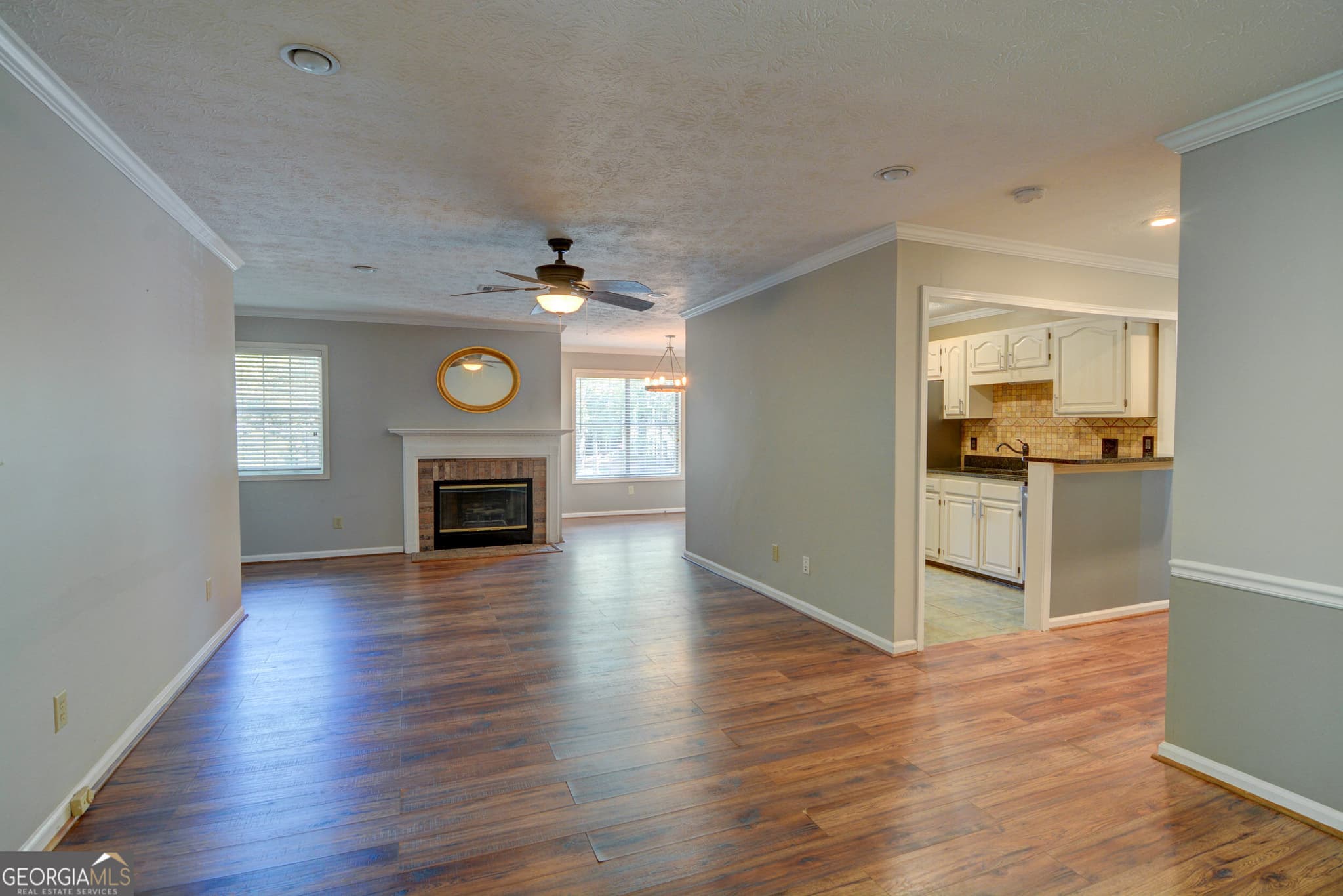 2 bedroom, 2 bathroom, 1,302 sq ft single family residence for sale at 904 Peachtree Forest Terrace, Peachtree Corners, GA 30092 — photo 7