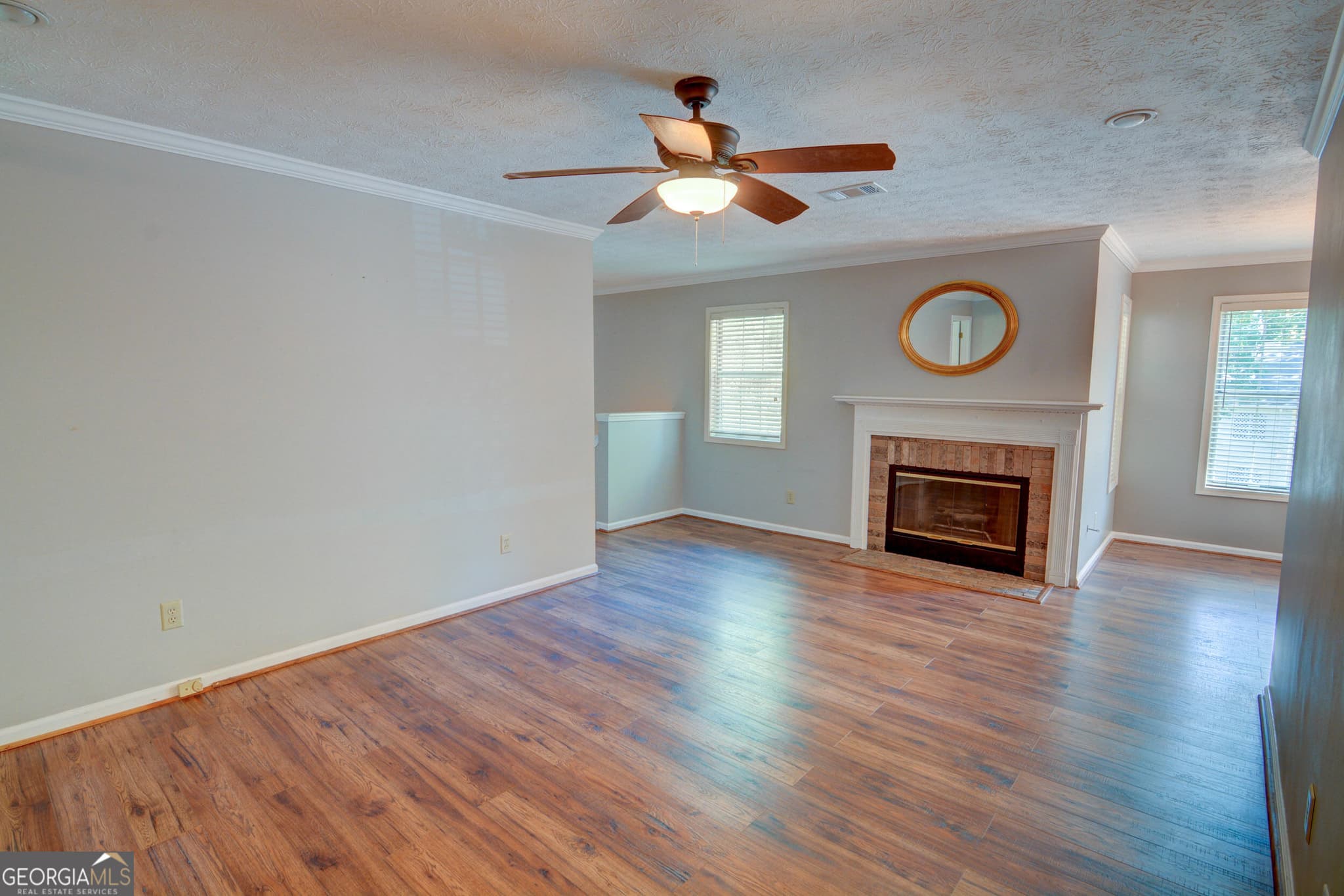 2 bedroom, 2 bathroom, 1,302 sq ft single family residence for sale at 904 Peachtree Forest Terrace, Peachtree Corners, GA 30092 — photo 4
