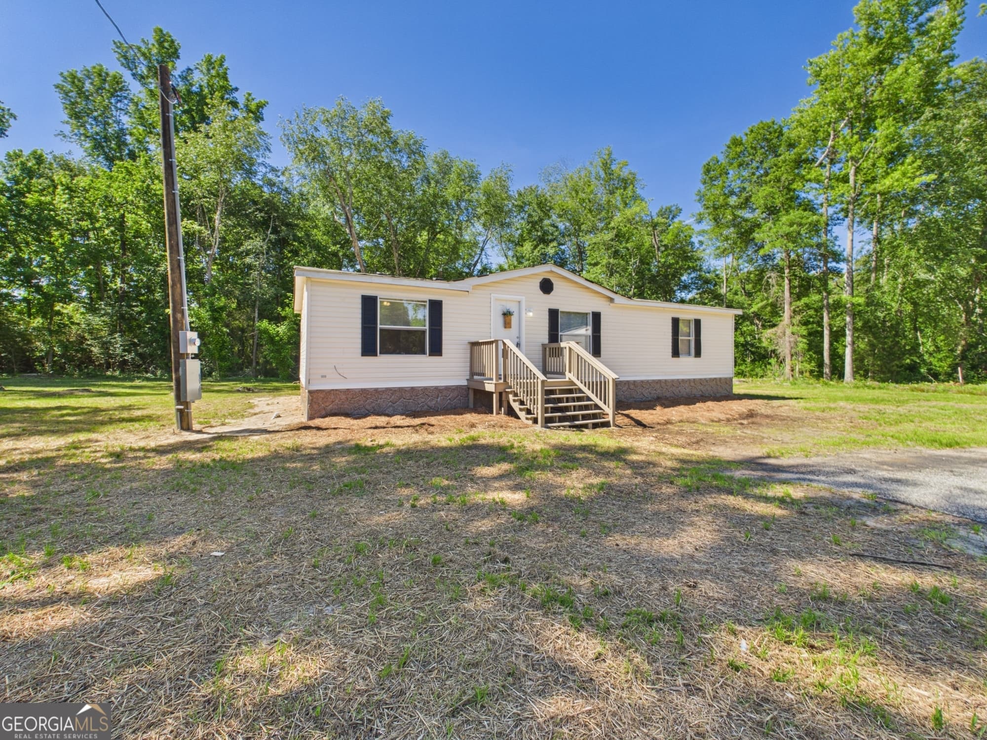 3 bedroom, 2 bathroom, 1,200 sq ft manufactured home,single family residence sold at 110 Ridge Court, Kathleen, GA 31047
