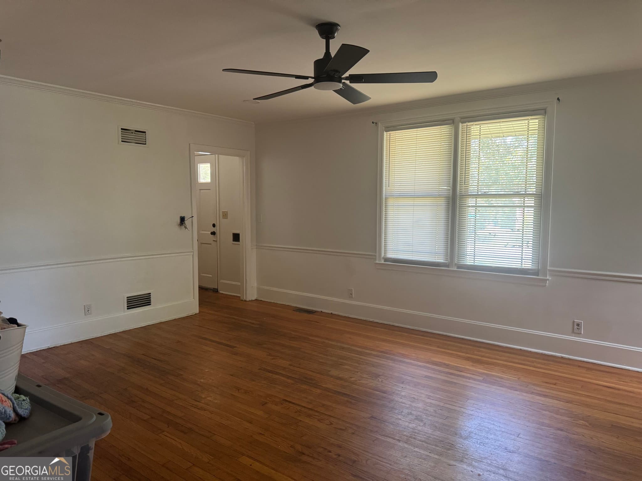 5 bedroom, 3 bathroom, 2,252 sq ft single family residence for sale at 2680 Vineville Avenue, Macon, GA 31204 — photo 3
