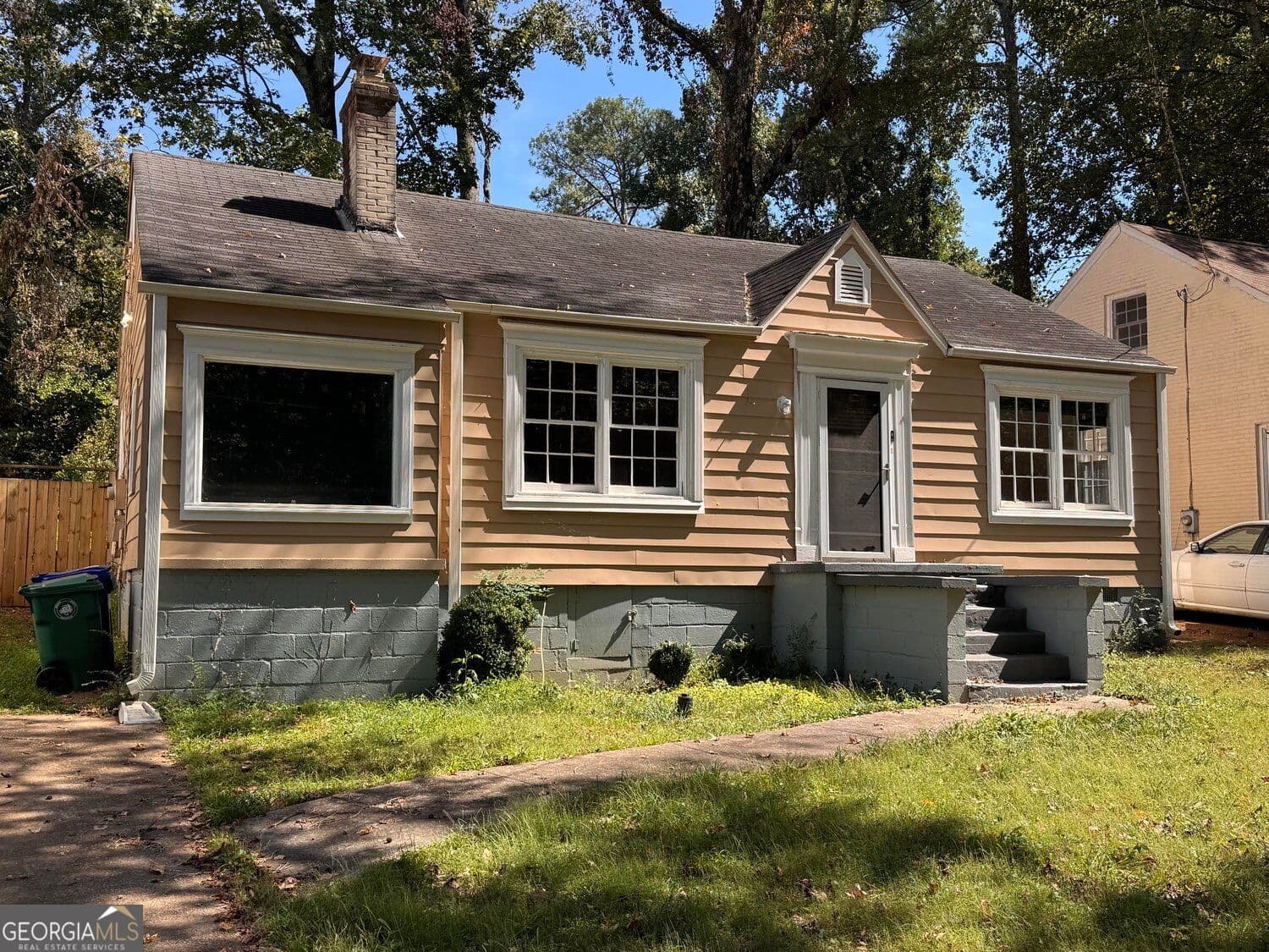 2 bedroom, 1 bathroom, 1,080 sq ft single family residence for sale at 540 Parker Avenue, Decatur, GA 30032 — photo 1 of 19
