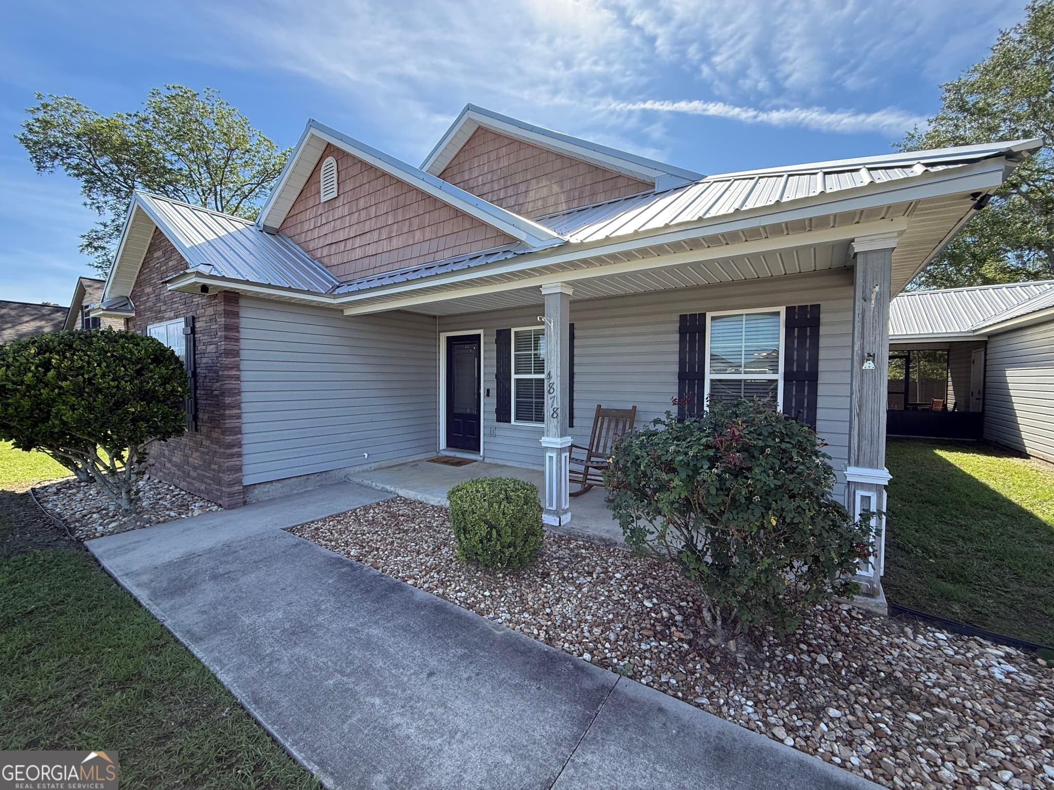 3 bedroom, 2 bathroom, 1,430 sq ft single family residence under contract at 4878 Stonewall Circle, Valdosta, GA 31605 — photo 3