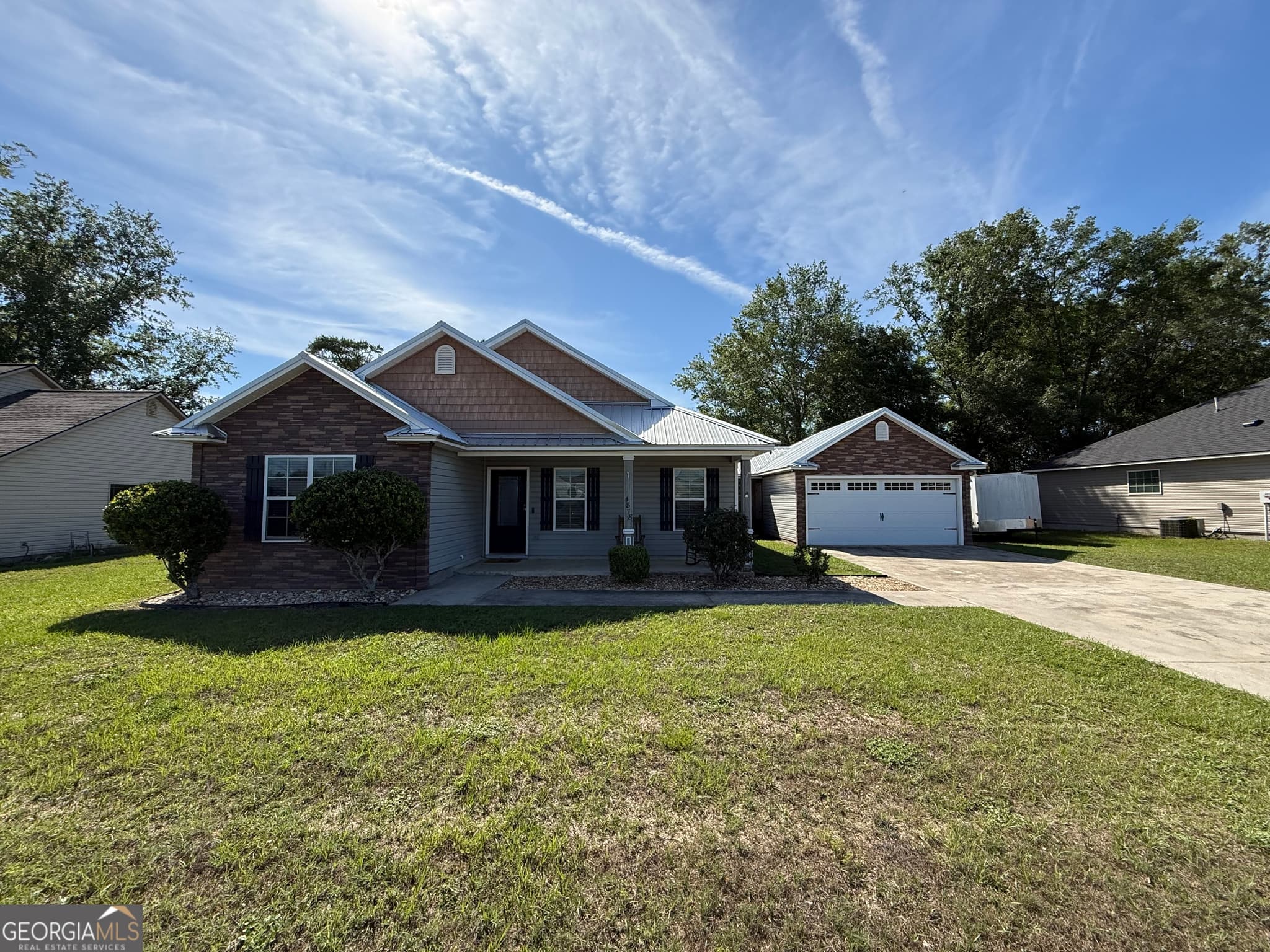 3 bedroom, 2 bathroom, 1,430 sq ft single family residence under contract at 4878 Stonewall Circle, Valdosta, GA 31605
