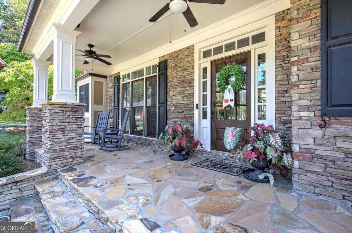 5 bedroom, 4.5 bathroom, 4,041 sq ft single family residence for sale at 622 West Avenue, Cartersville, GA 30120 — photo 5