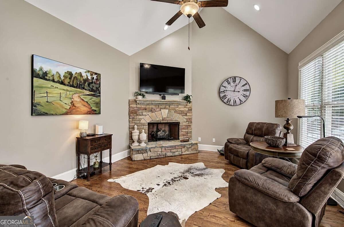 5 bedroom, 4.5 bathroom, 4,041 sq ft single family residence for sale at 622 West Avenue, Cartersville, GA 30120 — photo 10
