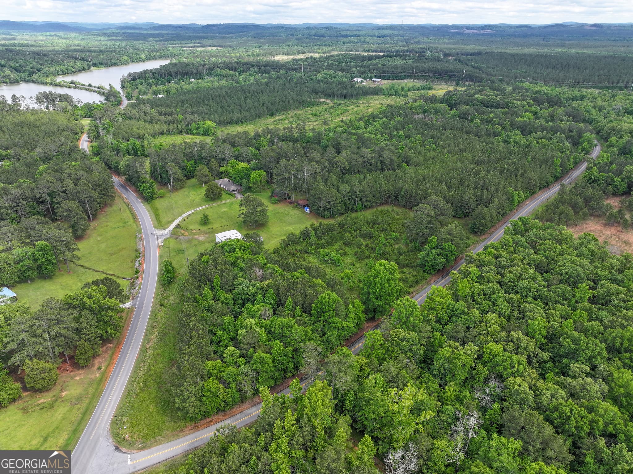 4 bedroom, 2 bathroom, 2,215 sq ft farm for sale at 7517 Blacks Bluff Road, Cave Spring, GA 30124 — photo 6