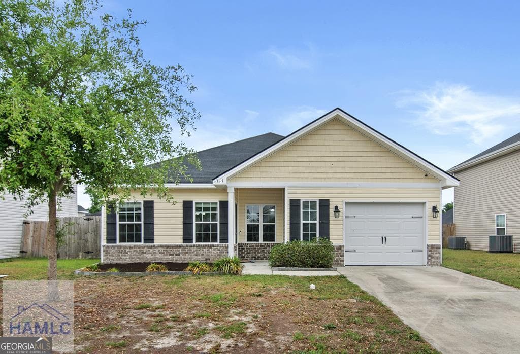 3 bedroom, 2 bathroom, 1,432 sq ft single family residence sold at 111 Brasher Drive, Hinesville, GA 31313