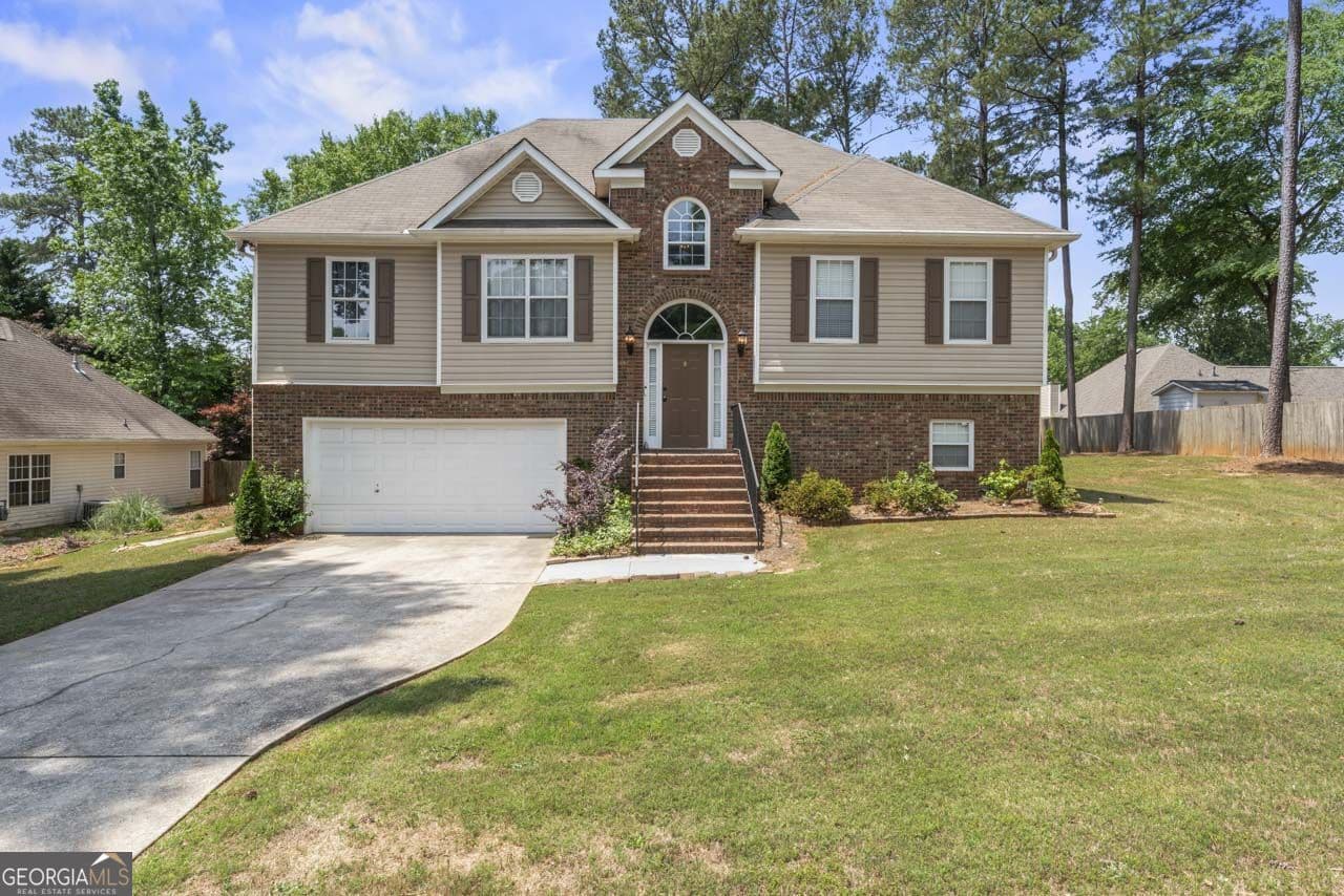 5 bedroom, 3 bathroom, 2,325 sq ft single family residence for sale at 863 Clifton Ridge, Mcdonough, GA 30253