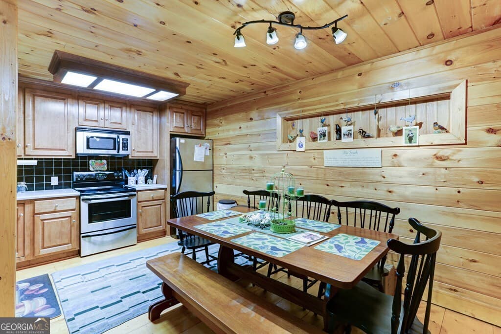 2 bedroom, 2.5 bathroom single family residence for sale at 1380 Deerfield Road, Young Harris, GA 30582 — photo 7