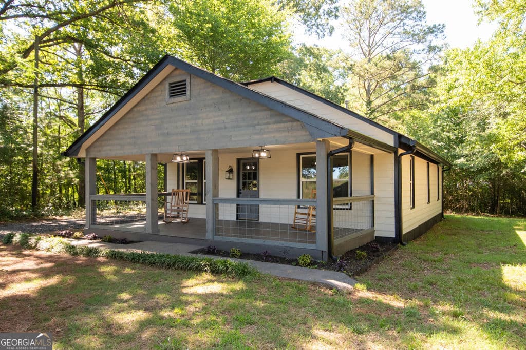 2 bedroom, 2 bathroom, 1,200 sq ft single family residence sold at 664 New Hope Church Road, Carrollton, GA 30117