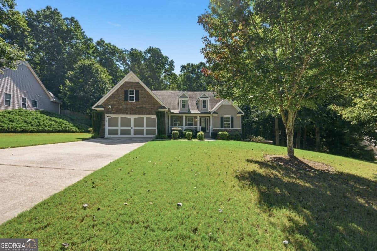3 bedroom, 2 bathroom, 2,137 sq ft single family residence for sale at 2516 Deep Wood Court, Loganville, GA 30052 — photo 3