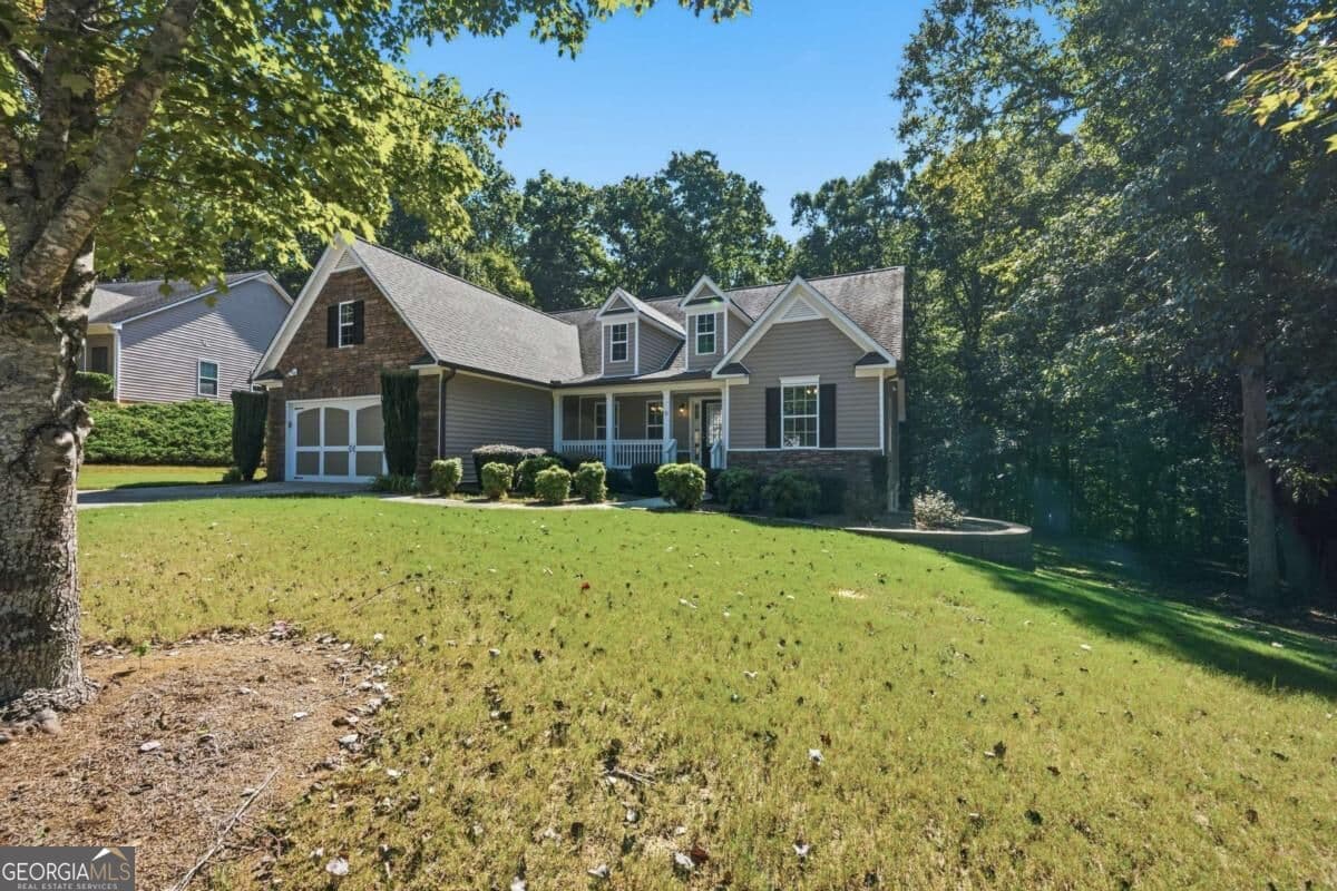 3 bedroom, 2 bathroom, 2,137 sq ft single family residence for sale at 2516 Deep Wood Court, Loganville, GA 30052 — photo 5