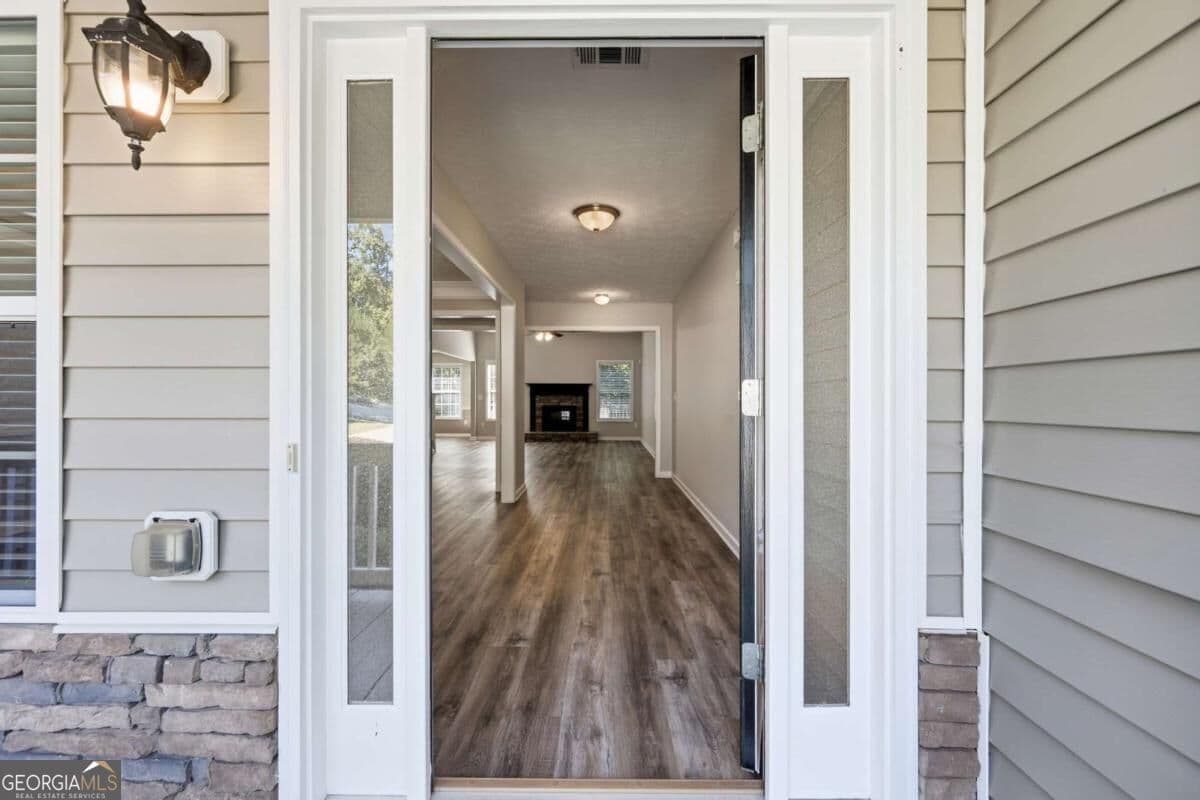 3 bedroom, 2 bathroom, 2,137 sq ft single family residence for sale at 2516 Deep Wood Court, Loganville, GA 30052 — photo 10