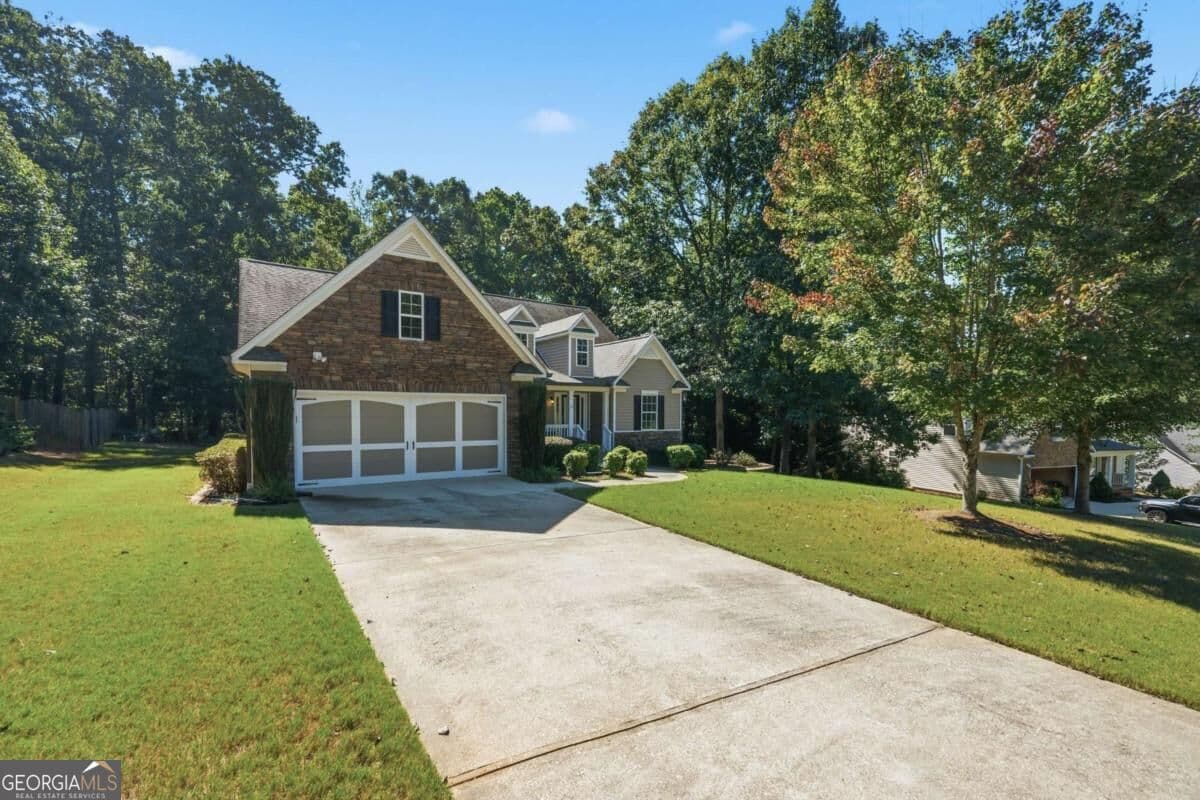3 bedroom, 2 bathroom, 2,137 sq ft single family residence for sale at 2516 Deep Wood Court, Loganville, GA 30052 — photo 4