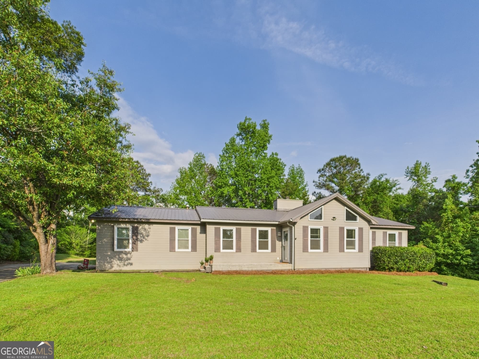 3 bedroom, 2 bathroom, 1,530 sq ft single family residence sold at 121 Girl Scout Road, Lizella, GA 31052