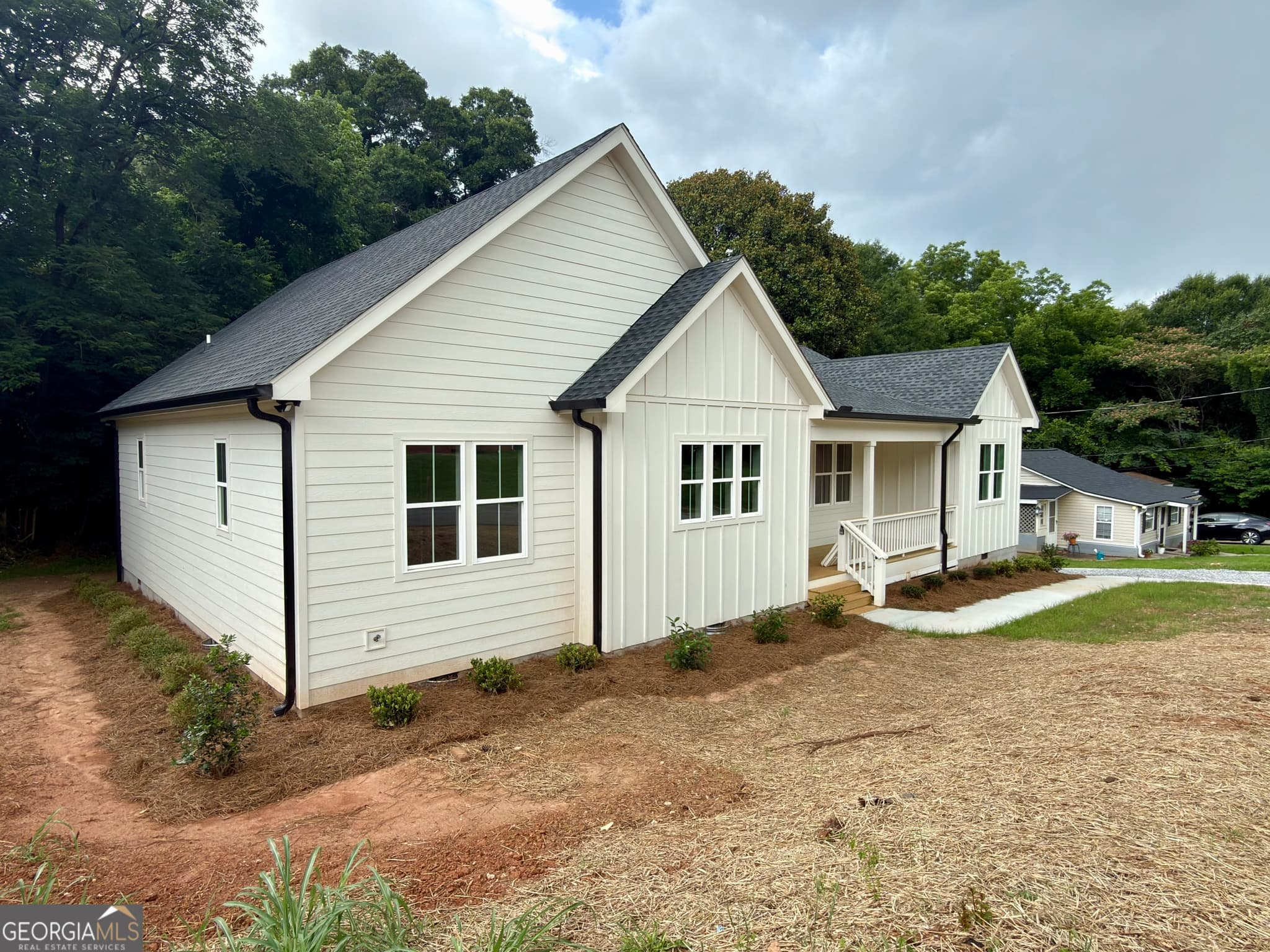 6 bedroom, 6 bathroom, 1,202 sq ft single family residence for rent at 294 Moreland Avenue, Athens, GA 30601 for $4,800 a month — photo 2