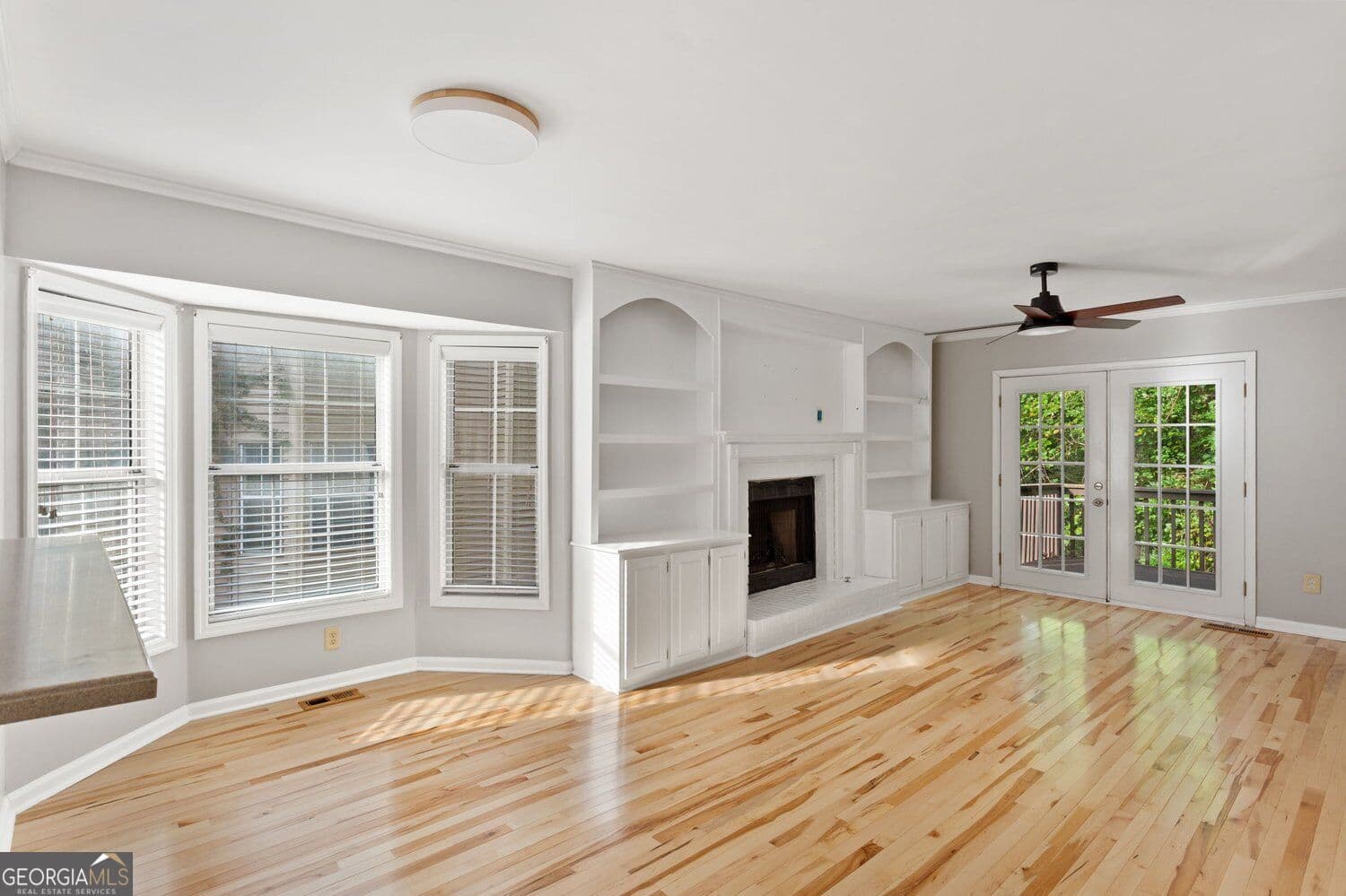 2 bedroom, 3 bathroom, 1,768 sq ft townhouse for sale at 5182 Laurel Bridge Court, Smyrna, GA 30082 — photo 2