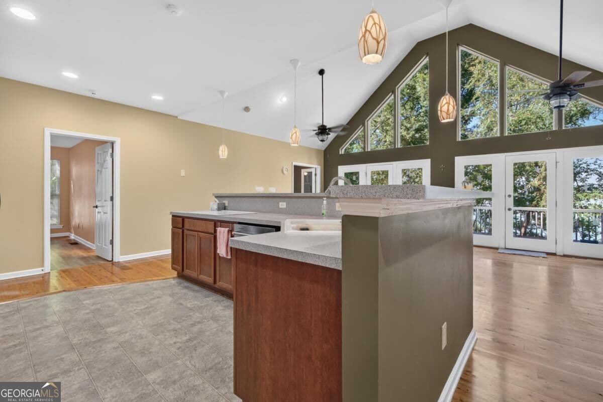 3 bedroom, 2 bathroom, 1,953 sq ft single family residence for sale at 265 E River Bend Drive, Eatonton, GA 31024 — photo 6