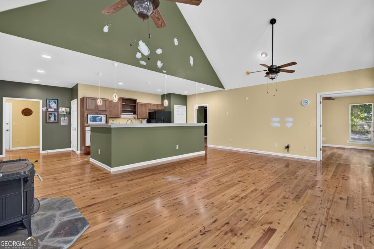 3 bedroom, 2 bathroom, 1,953 sq ft single family residence for sale at 265 E River Bend Drive, Eatonton, GA 31024 — photo 10