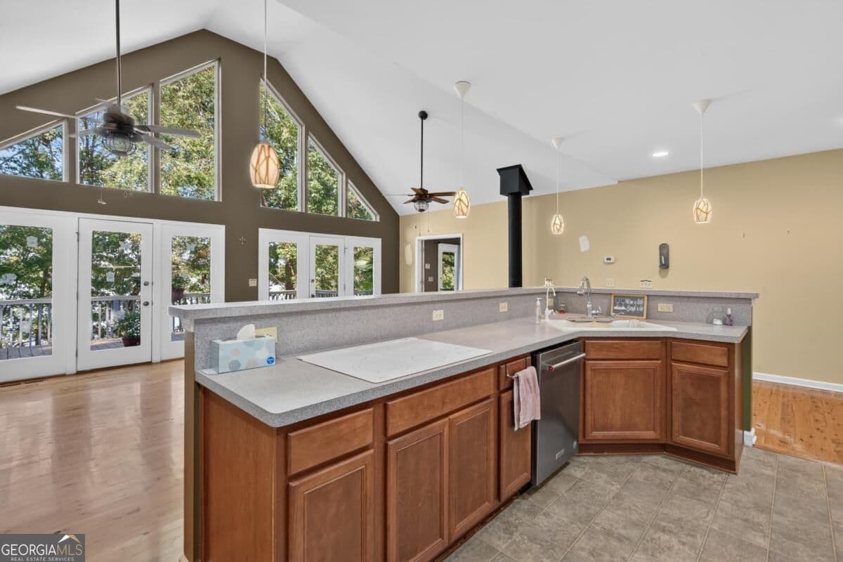 3 bedroom, 2 bathroom, 1,953 sq ft single family residence for sale at 265 E River Bend Drive, Eatonton, GA 31024 — photo 8
