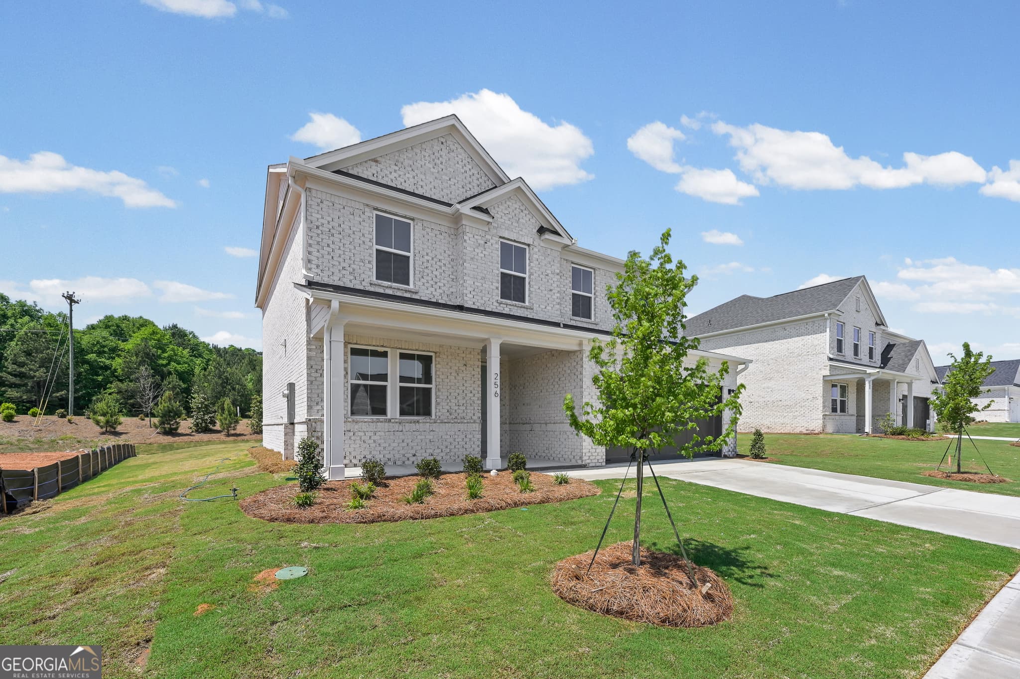 5 bedroom, 3 bathroom, 2,266 sq ft single family residence for sale at 256 Nesta Grove, Locust Grove, GA 30248 — photo 3