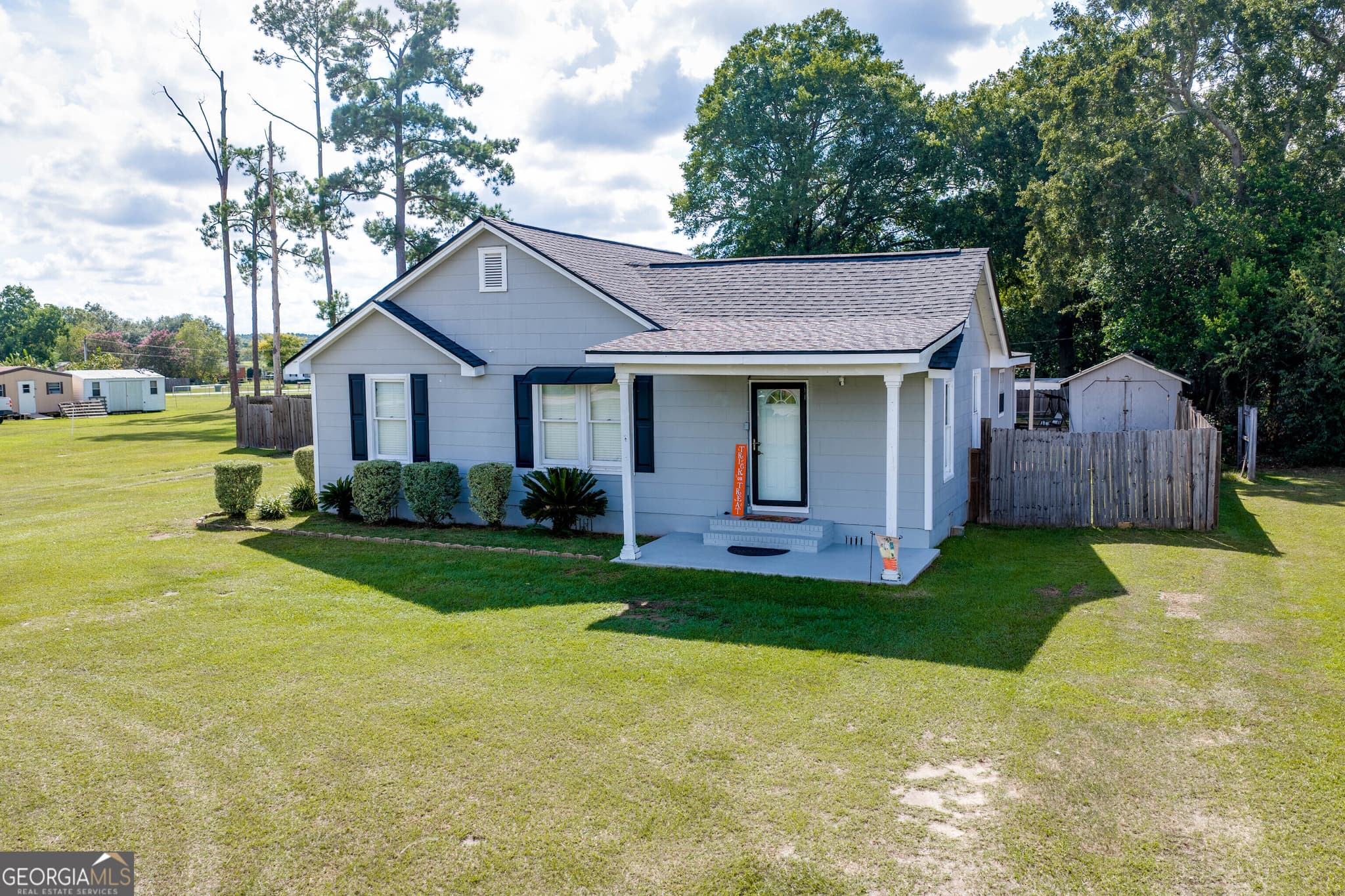 3 bedroom, 2 bathroom, 1,464 sq ft single family residence for sale at 404 S Newcombe Avenue, Donalsonville, GA 39845