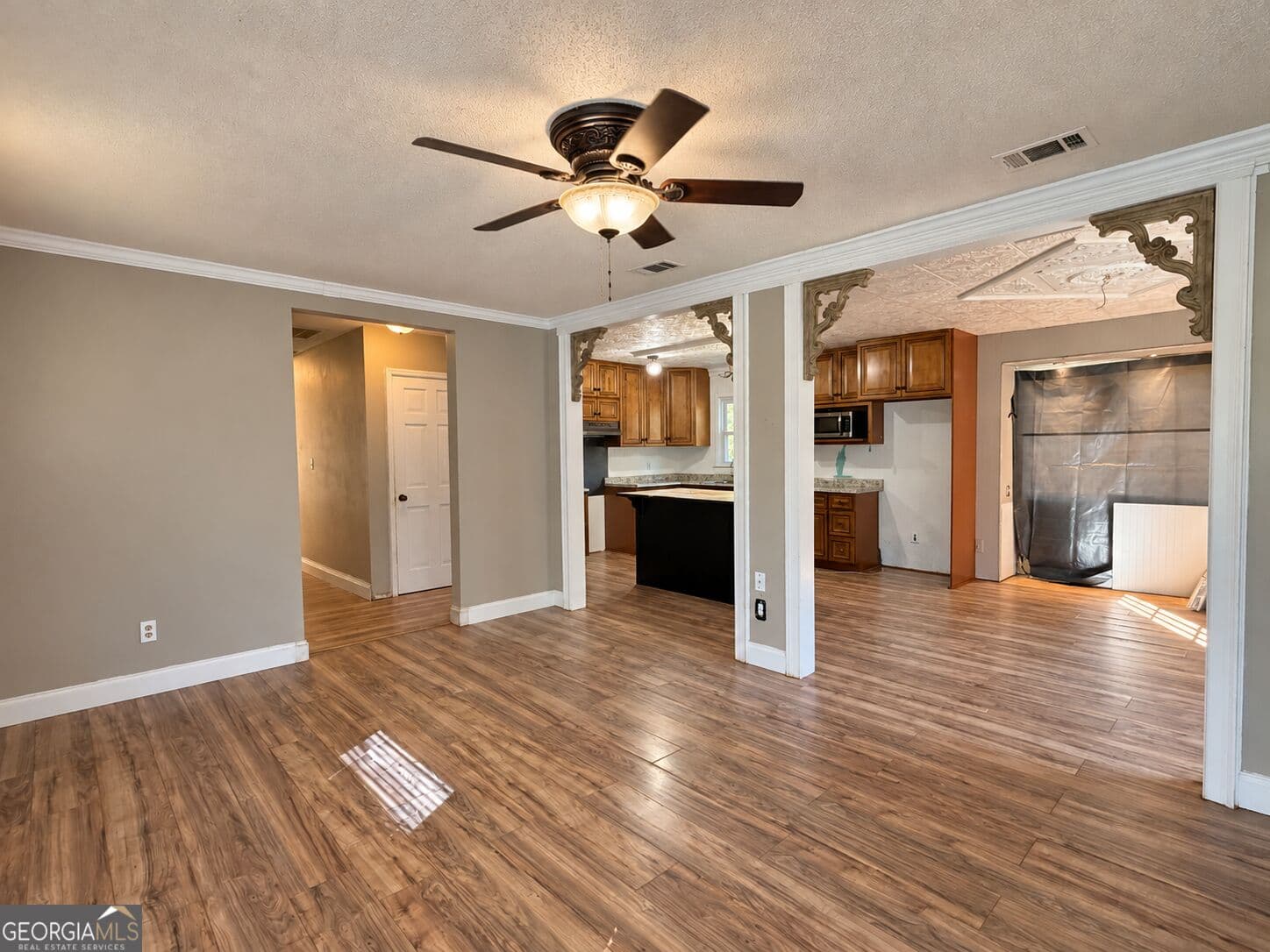 4 bedroom, 3 bathroom, 2,328 sq ft single family residence for sale at 1081 Travis Drive, Watkinsville, GA 30677 — photo 7