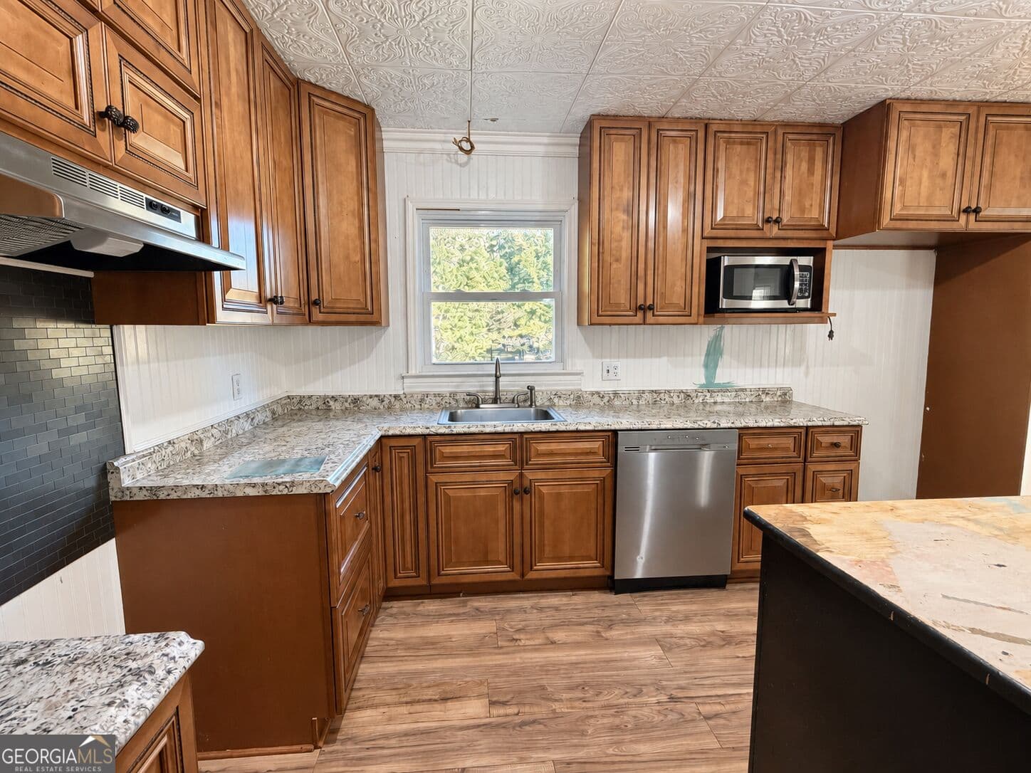 4 bedroom, 3 bathroom, 2,328 sq ft single family residence for sale at 1081 Travis Drive, Watkinsville, GA 30677 — photo 3