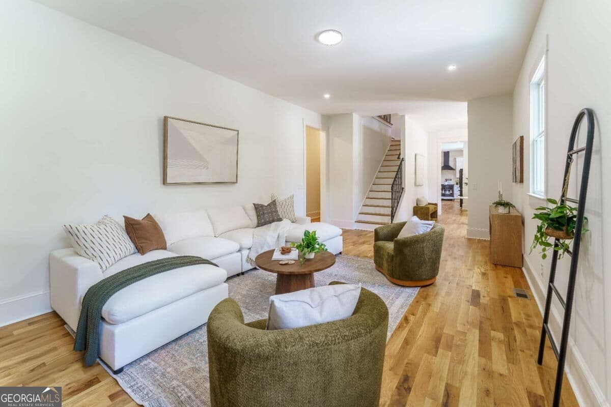 6 bedroom, 6 bathroom, 5,519 sq ft single family residence for sale at 6434 Cherry Tree Lane, Sandy Springs, GA 30328 — photo 7
