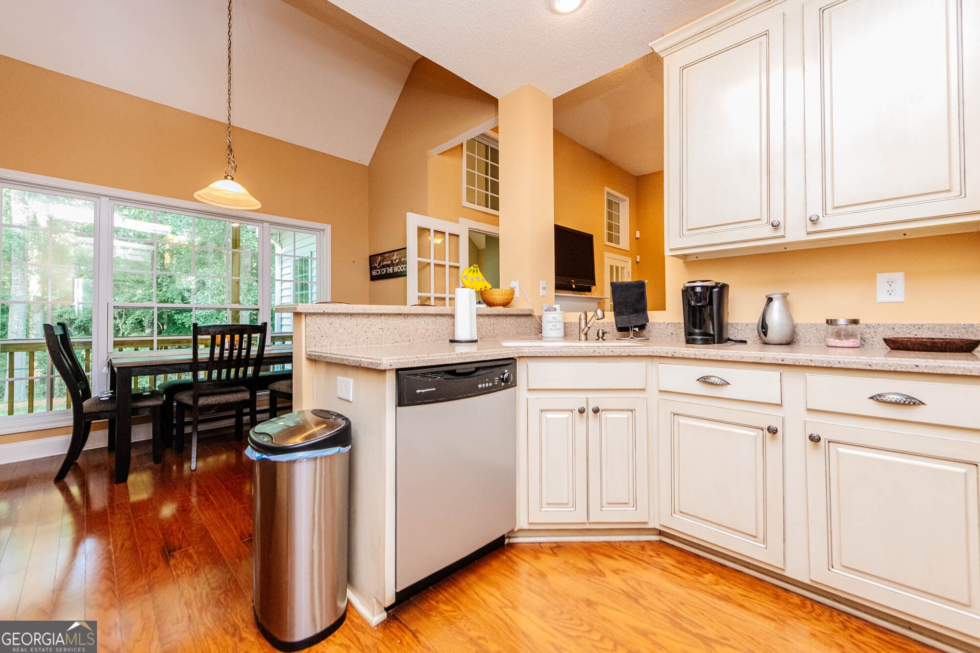 3 bedroom, 2 bathroom, 2,020 sq ft single family residence for sale at 104 Dogwood Point, Eatonton, GA 31024 — photo 9
