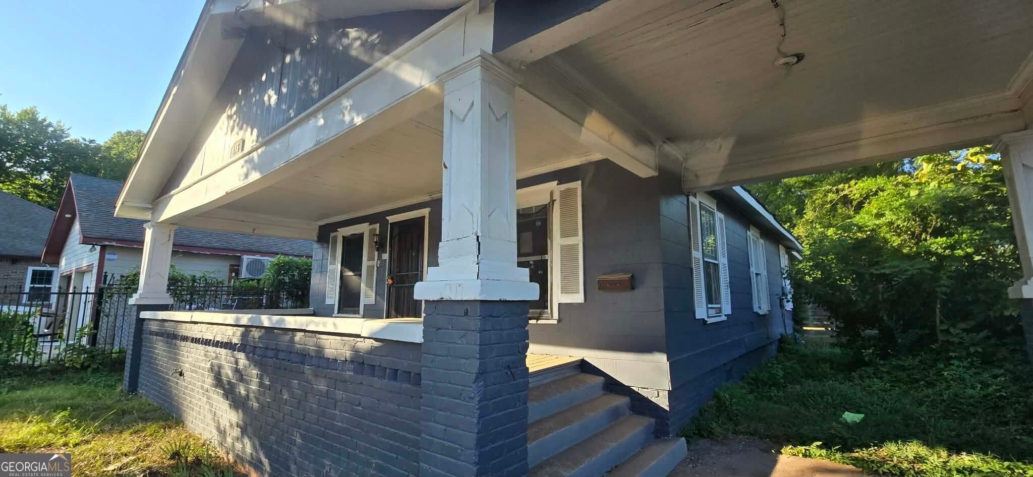 3 bedroom, 2 bathroom, 936 sq ft single family residence for sale at 415 King Arnold Street, Hapeville, GA 30354 — photo 2
