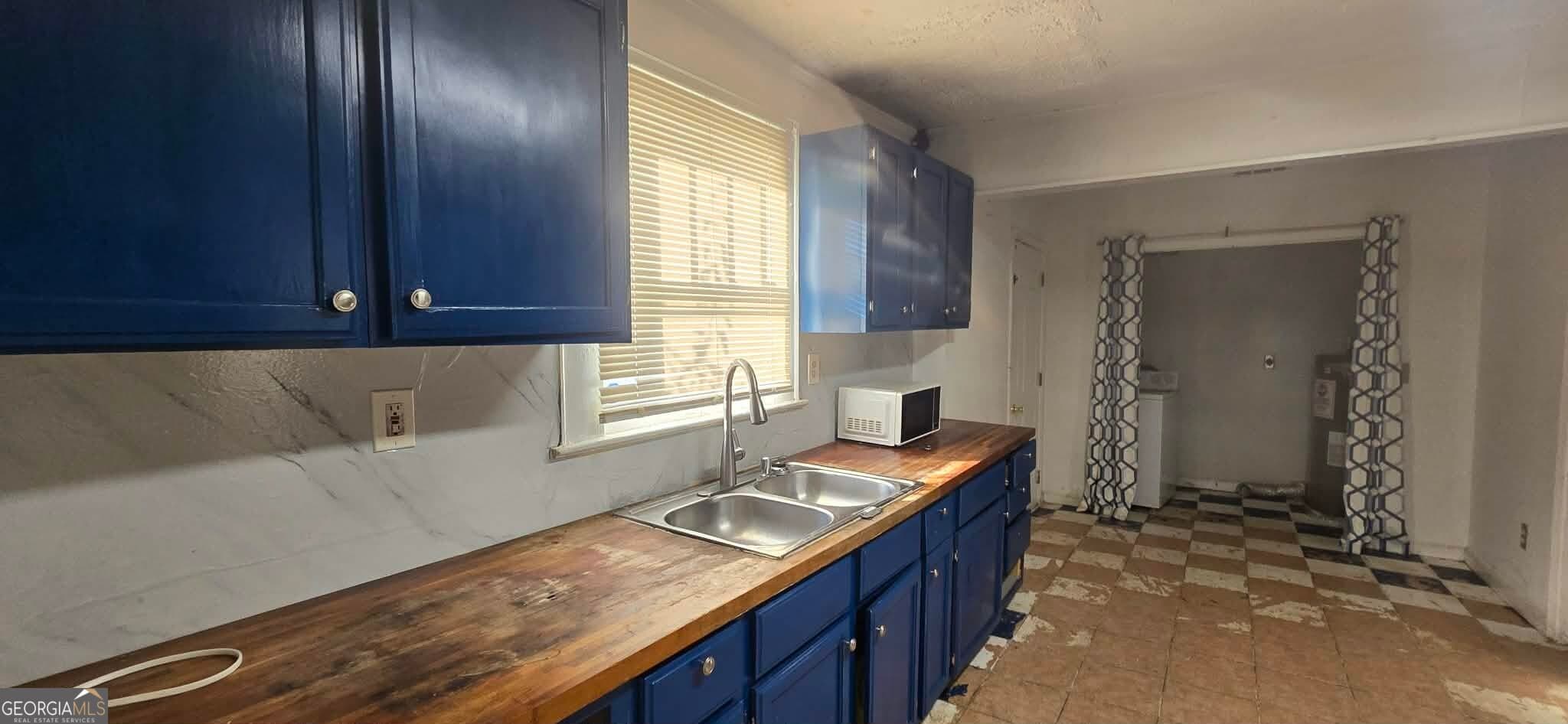 3 bedroom, 2 bathroom, 936 sq ft single family residence for sale at 415 King Arnold Street, Hapeville, GA 30354 — photo 8
