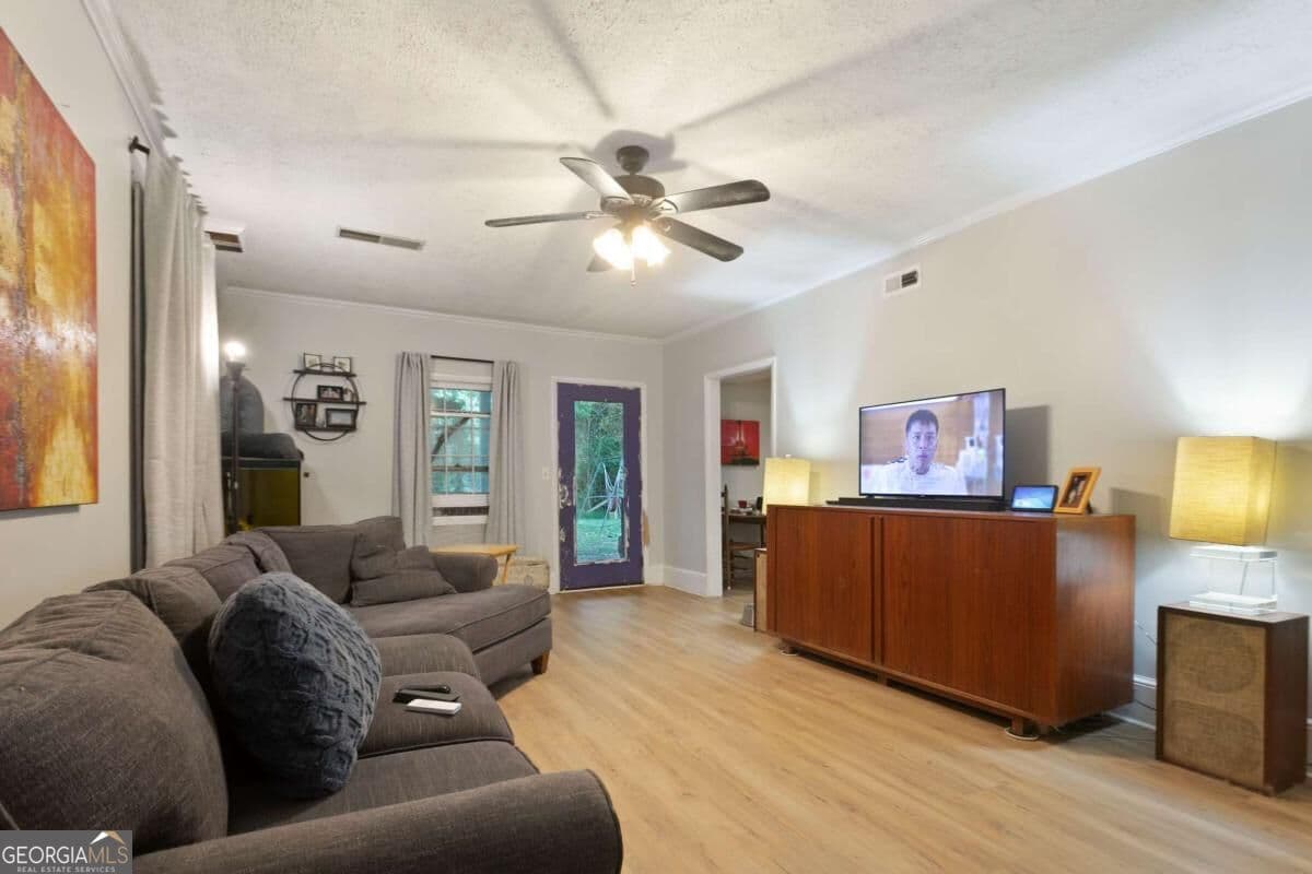 5 bedroom, 3 bathroom, 2,688 sq ft single family residence for sale at 5387 Due West Road, Powder Springs, GA 30127 — photo 9