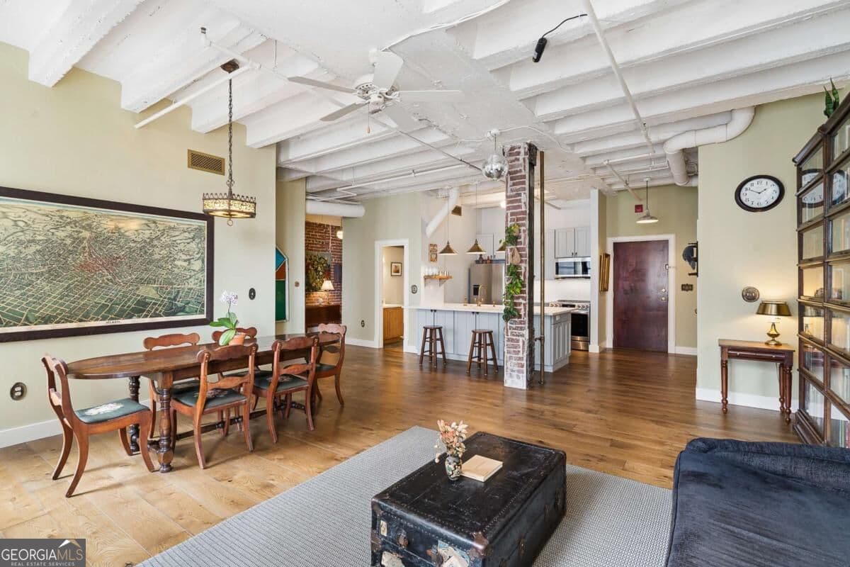 1 bedroom, 1 bathroom, 902 sq ft condominium for sale at 32 Peachtree Street 1603, Atlanta, GA 30303 — photo 1 of 31