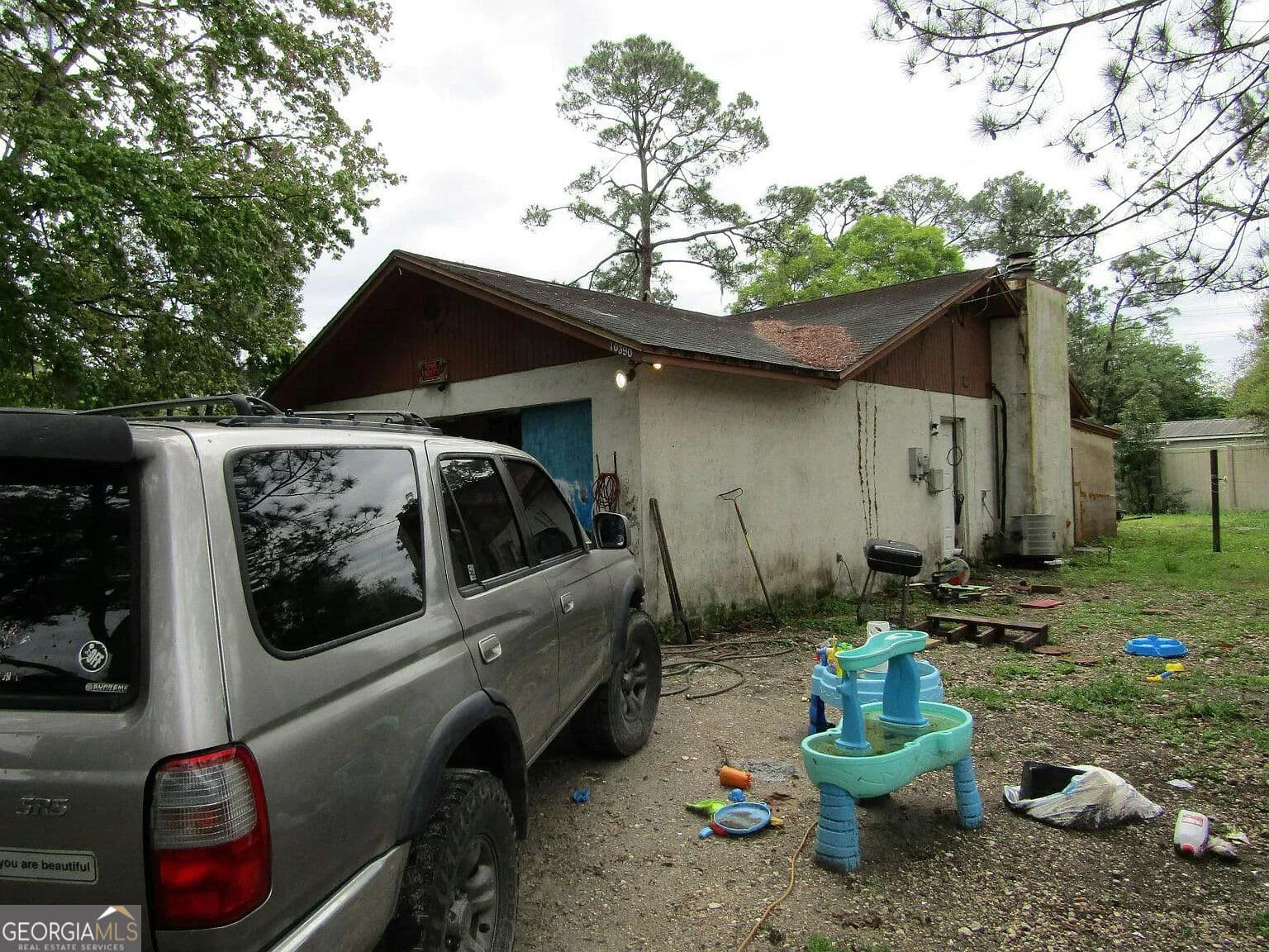 3 bedroom, 2 bathroom, 1,280 sq ft single family residence for sale at 10390 Minglewood Drive, Jacksonville, FL 32246 — photo 2