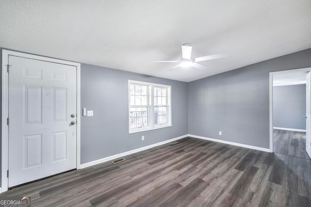 3 bedroom, 2 bathroom, 1,344 sq ft manufactured home,single family residence under contract at 100 Pine Street, Elko, GA 31025 — photo 4