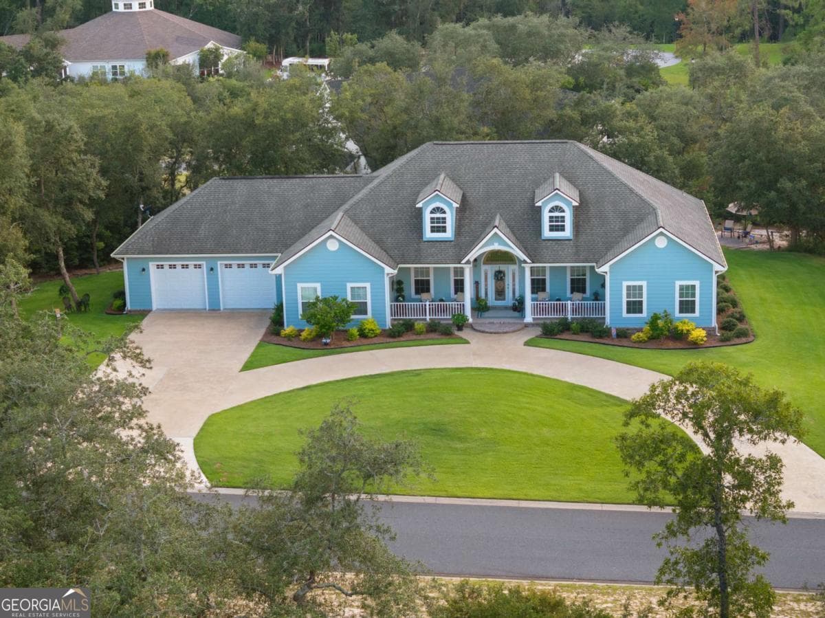 3 bedroom, 2.5 bathroom, 2,694 sq ft single family residence sold at 101 Plantation Pines Drive, Blackshear, GA 31516