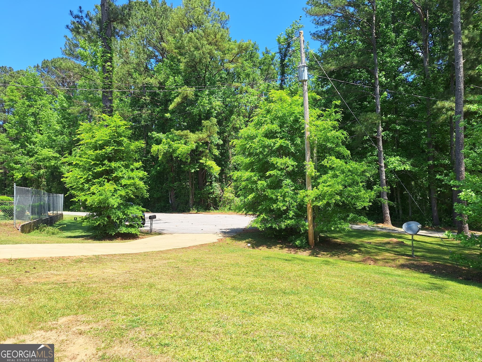 3 bedroom, 2 bathroom, 1,625 sq ft single family residence for sale at 806 Springfield Circle, Lafayette, AL 36862 — photo 4