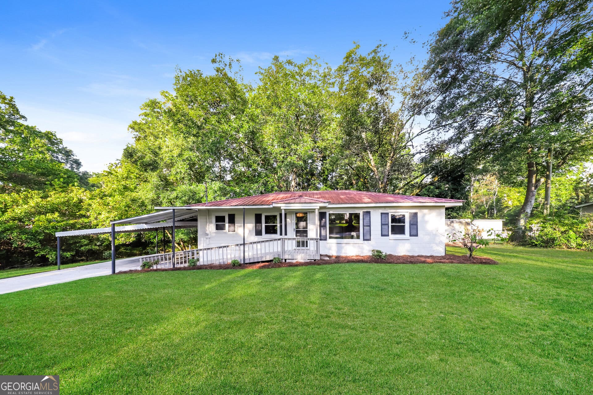 2 bedroom, 1 bathroom, 1,152 sq ft single family residence under contract at 113 Eason Street, Bowdon, GA 30108