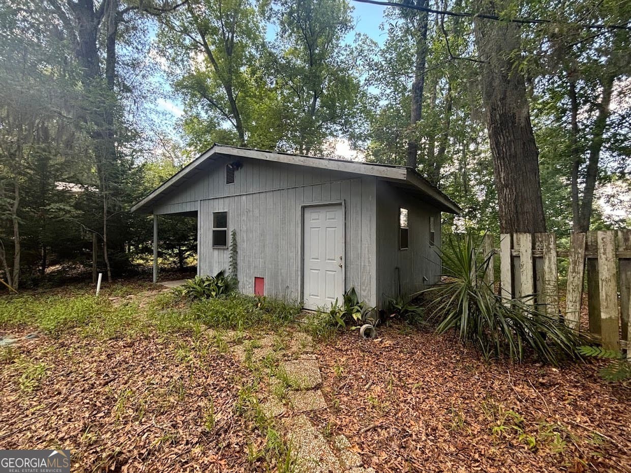 1 bedroom, 1 bathroom, 980 sq ft single family residence for sale at 282 Tuckasee King Road, Clyo, GA 31303 — photo 4