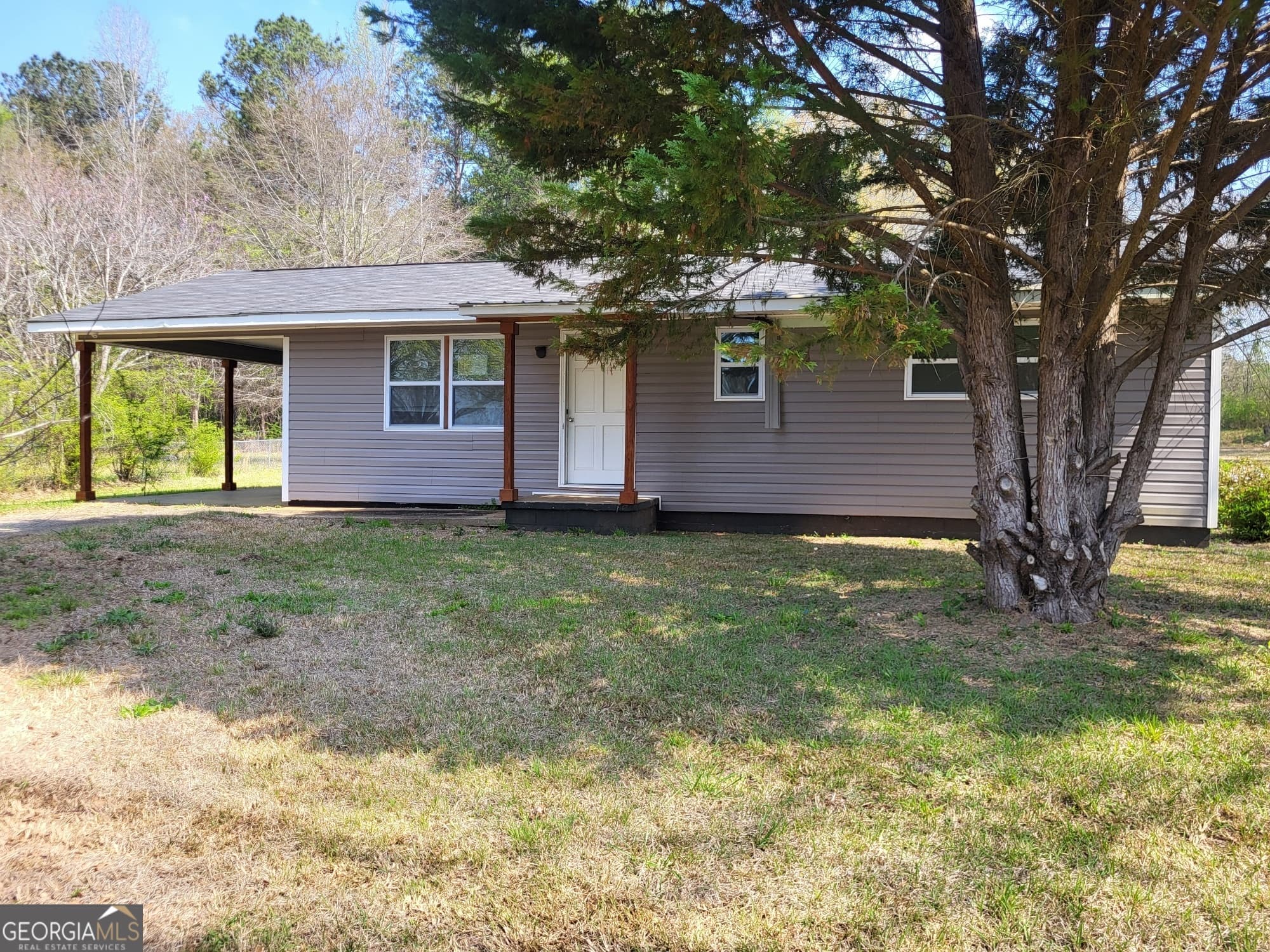3 bedroom, 2 bathroom single family residence sold at 5202 32nd Street, Lanett, AL 36863